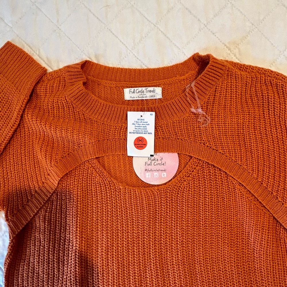 Sweater - Picture 5 of 9
